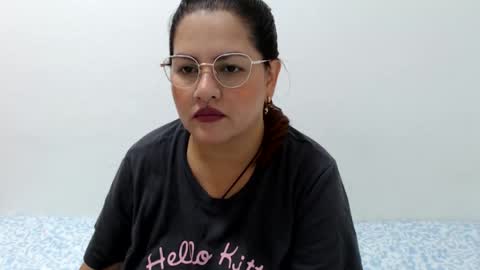Snapshot of camila_villanueva chatting on 8, 10, 2025 Camila Villaneva online show from 8, 10, 2025