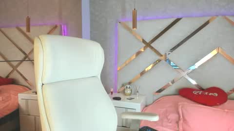 Snapshot of camila_vv chatting on 15, 4, 2026 camila online show from 15, 4, 2026