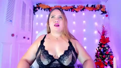 Snapshot of camilaa_foxxx chatting on 1, 12, 2024 camilaa foxxx online show from 1, 12, 2024