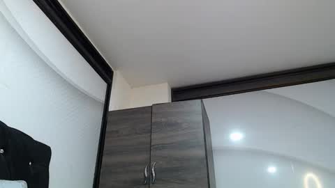 Snapshot of camilaaoficial chatting on 1, 11, 2025 Camila online show from 1, 11, 2025