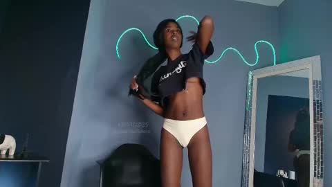 Snapshot of camilaasaenz_ chatting on 13, 9, 2025 C A M I L A online show from 13, 9, 2025