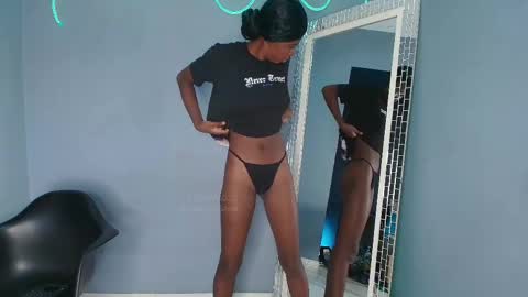 Snapshot of camilaasaenz_ chatting on 23, 9, 2025 C A M I L A online show from 23, 9, 2025