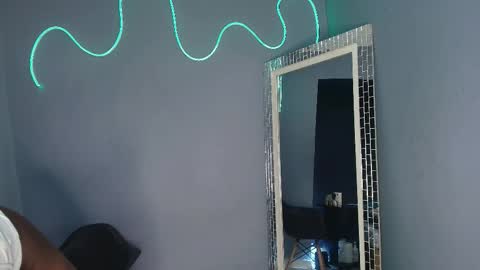 Snapshot of camilaasaenz_ chatting on 6, 10, 2025 C A M I L A online show from 6, 10, 2025