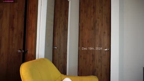 Camila online show from 19, 12, 2024