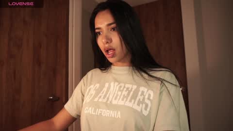 Camila online show from 12, 3, 2025