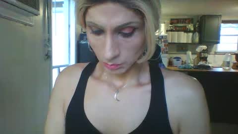 Snapshot of camilicat chatting on 18, 10, 2025 Ladyboy Ladine or Cambi online show from 18, 10, 2025