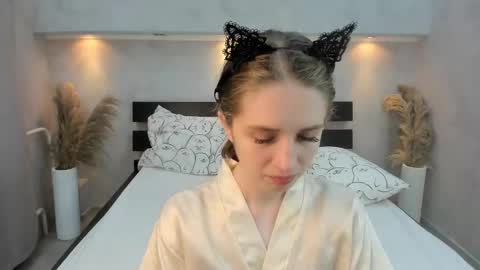 Camilla online show from 20, 10, 2025