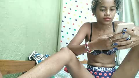 Snapshot of camillah02 chatting on 18, 10, 2025 camillah02 online show from 18, 10, 2025