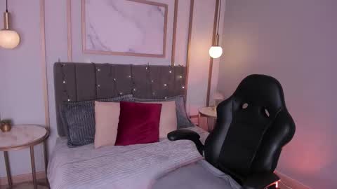 Snapshot of camille_eyes chatting on 5, 11, 2025 camille online show from 5, 11, 2025