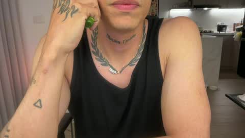 Snapshot of camilo__ chatting on 1, 7, 2026 camilo online show from 1, 7, 2026