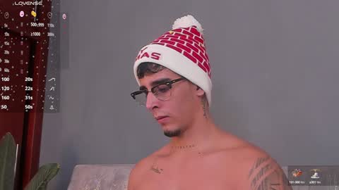 Snapshot of camilo_ospina_ chatting on 15, 12, 2024 INDEPENDENT MODEL online show from 15, 12, 2024