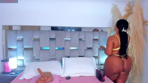 Snapshot of cammiila chatting on 5, 6, 2026 Camila online show from 5, 6, 2026
