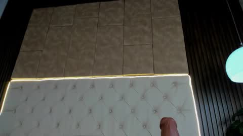 Camila online show from 4, 12, 2025