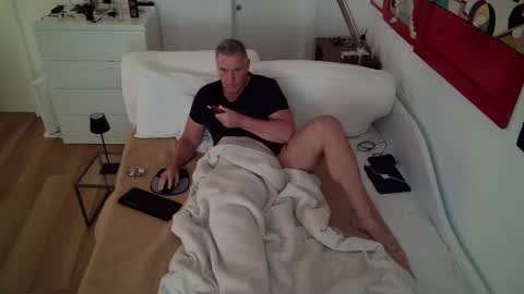 Snapshot of camunication chatting on 9, 3, 2025 camunication online show from 9, 3, 2025