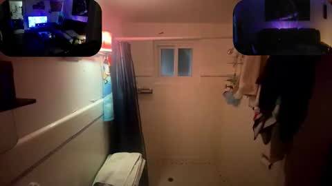 Snapshot of canadaguuy78 chatting on 8, 4, 2026 CanadaGuy1978 online show from 8, 4, 2026