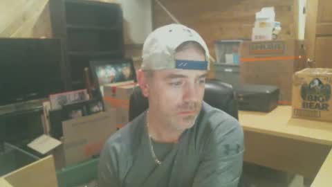 Snapshot of canadianboi6969 chatting on 31, 10, 2025 CanadianBacon6969 online show from 31, 10, 2025