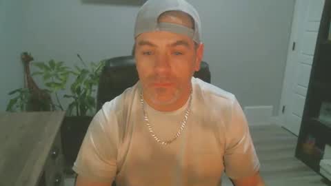 Snapshot of canadianboi6969 chatting on 16, 11, 2025 CanadianBacon6969 online show from 16, 11, 2025