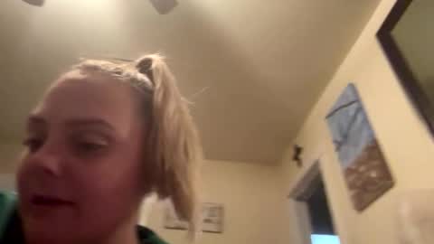 Snapshot of candicewlahna chatting on 29, 10, 2025 candicewlahna online show from 29, 10, 2025