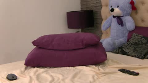 Bella online show from 9, 10, 2025