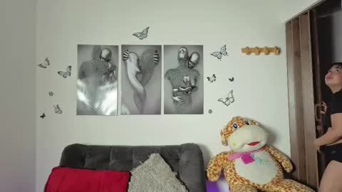 Im ChloeJoin The Fan Club online show from 18, 2, 2026