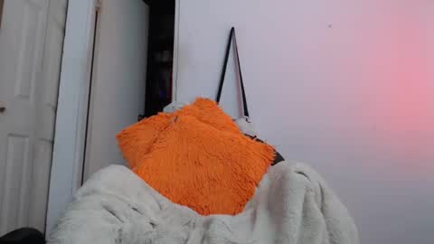 Dayan Camila online show from 25, 1, 2025