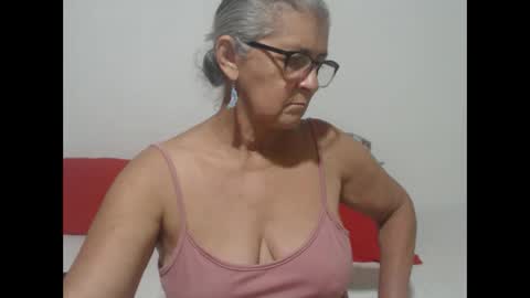 Snapshot of candy_mature_ chatting on 8, 1, 2025 candy online show from 8, 1, 2025