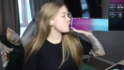 Snapshot of candy_meggie chatting on 13, 1, 2025 Megan online show from 13, 1, 2025