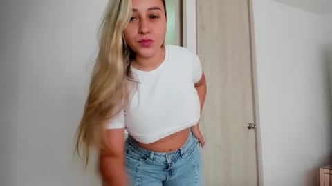 Snapshot of candy_sam28 chatting on 6, 1, 2025 samantha online show from 6, 1, 2025