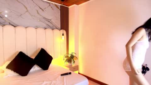 candyclair01 online show from 12, 11, 2025