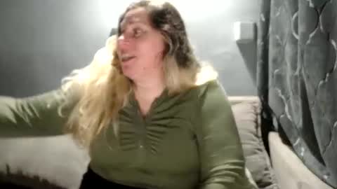 Snapshot of candycream74 chatting on 26, 4, 2026 Laura online show from 26, 4, 2026