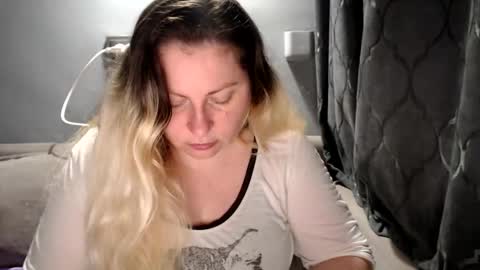 Snapshot of candycream74 chatting on 4, 5, 2026 Laura online show from 4, 5, 2026