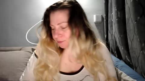 Snapshot of candycream74 chatting on 4, 5, 2026 Laura online show from 4, 5, 2026