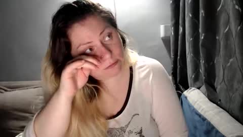 Snapshot of candycream74 chatting on 5, 5, 2026 Laura online show from 5, 5, 2026