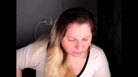 Snapshot of candycream74 chatting on 27, 5, 2026 Laura online show from 27, 5, 2026