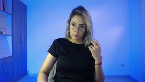 Candy Dowson online show from 24, 10, 2025