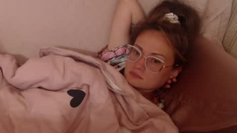 Snapshot of candylady13 chatting on 18, 6, 2026 say meow and send tips online show from 18, 6, 2026