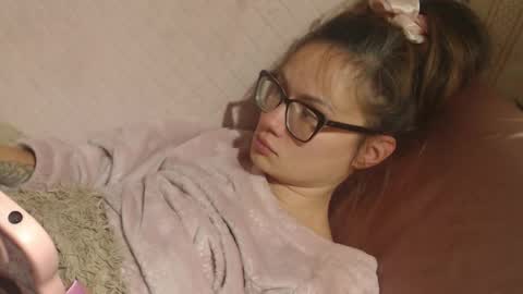 Snapshot of candylady136 chatting on 27, 10, 2025 say meow and send tip  online show from 27, 10, 2025