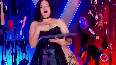 candyqueen_bdsm_ online show from 8, 2, 2026