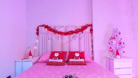 Aura  online show from 28, 11, 2025