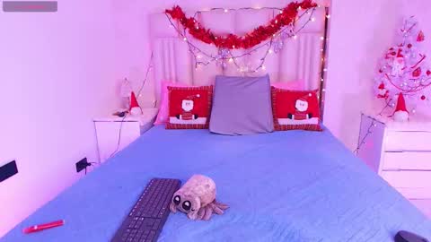 Aura  online show from 2, 12, 2025