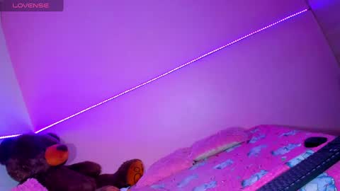 Onika   instagram   canndy888  online show from 28, 1, 2025