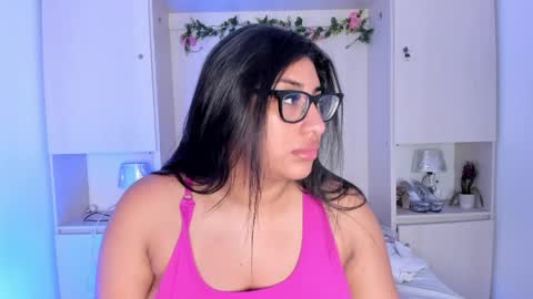 GABRIELA LOPEZ online show from 2, 4, 2026