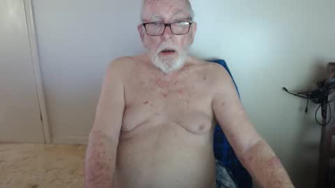 Snapshot of capt5105 chatting on 19, 4, 2026 capt5105 online show from 19, 4, 2026