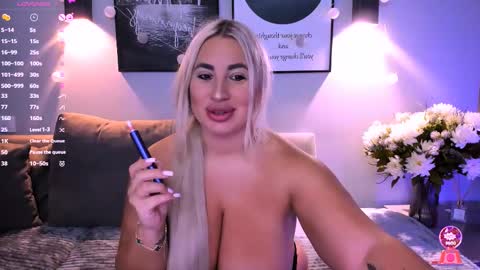 Snapshot of cara__harris chatting on 11, 2, 2025 . . online show from 11, 2, 2025