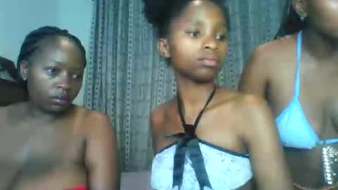 Snapshot of carababey chatting on 11, 3, 2025 carababey online show from 11, 3, 2025