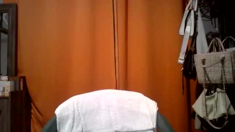 Snapshot of caramelchoc81 chatting on 9, 6, 2026 candylious81 online show from 9, 6, 2026