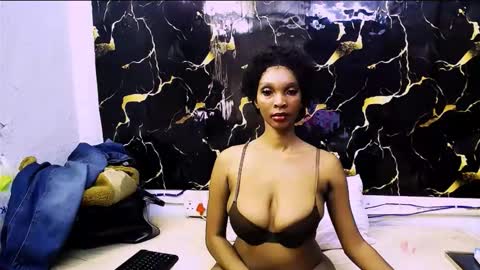 Snapshot of caramelminxx_ chatting on 8, 6, 2026 caramelminxx_ online show from 8, 6, 2026