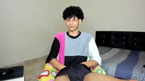 Snapshot of cardrey05 chatting on 21, 2, 2025 Carlos and Cristian online show from 21, 2, 2025