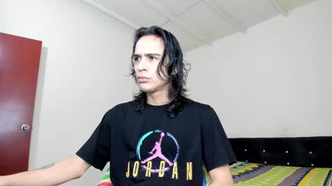 Snapshot of cardrey05 chatting on 4, 3, 2025 Carlos and Cristian online show from 4, 3, 2025