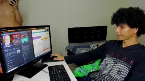 Snapshot of cardrey05 chatting on 17, 9, 2025 Carlos and Cristian online show from 17, 9, 2025